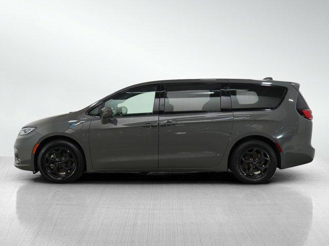 used 2022 Chrysler Pacifica Hybrid car, priced at $33,499