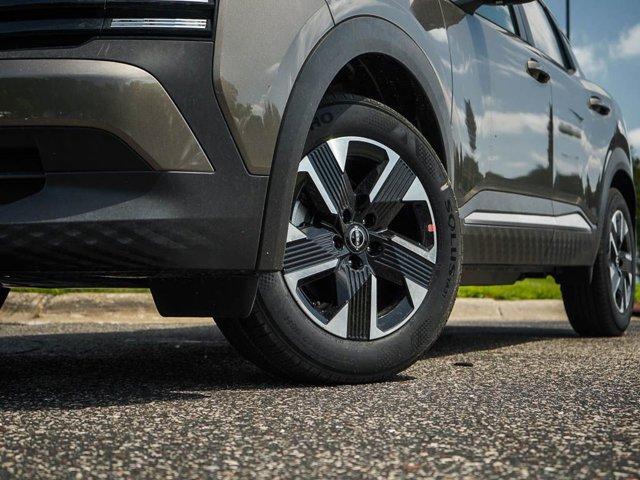 new 2025 Nissan Kicks car, priced at $27,299