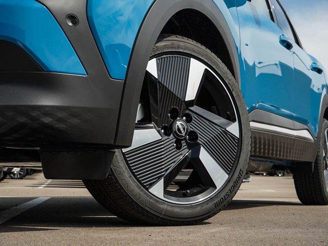 new 2025 Nissan Kicks car, priced at $32,280