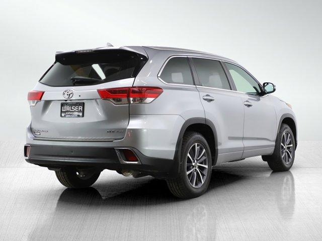 used 2017 Toyota Highlander car, priced at $26,599