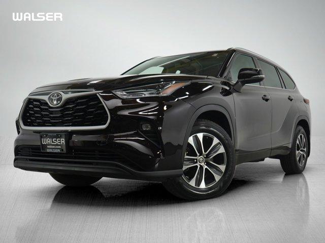 used 2021 Toyota Highlander car, priced at $34,998