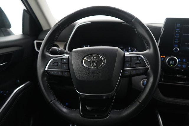 used 2021 Toyota Highlander car, priced at $34,998