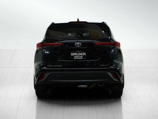 used 2022 Toyota Highlander car, priced at $35,998