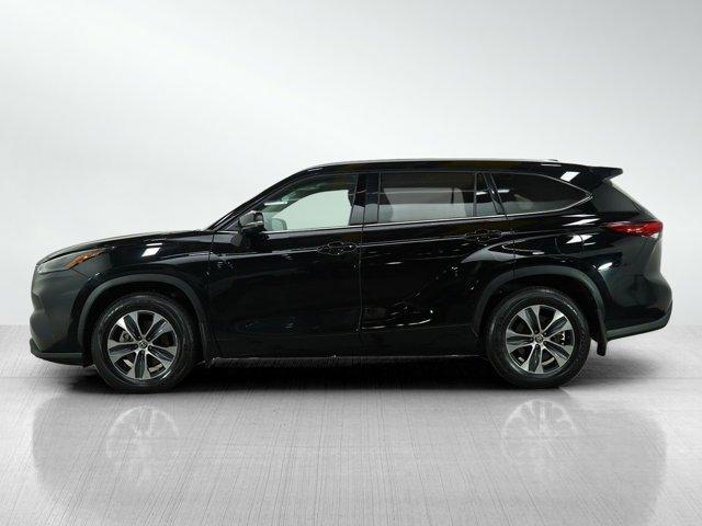used 2022 Toyota Highlander car, priced at $35,998