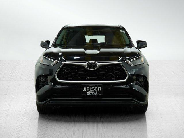 used 2022 Toyota Highlander car, priced at $35,998