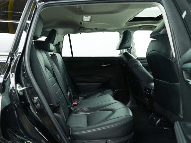 used 2022 Toyota Highlander car, priced at $35,998