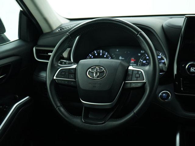 used 2022 Toyota Highlander car, priced at $35,998