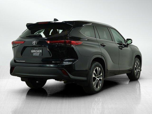used 2022 Toyota Highlander car, priced at $35,998