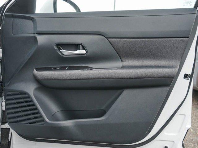 new 2025 Nissan Kicks car, priced at $27,499