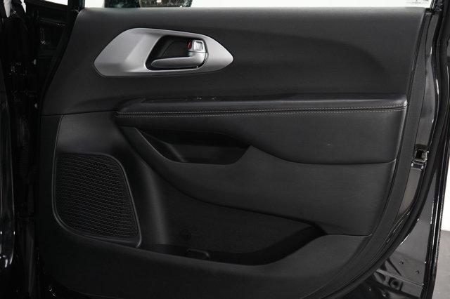 used 2018 Chrysler Pacifica car, priced at $18,499