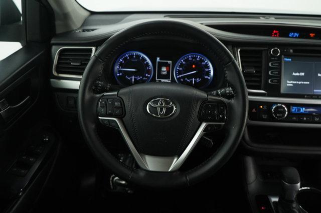 used 2019 Toyota Highlander car, priced at $25,399