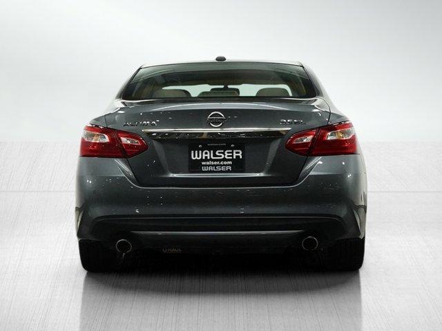 used 2016 Nissan Altima car