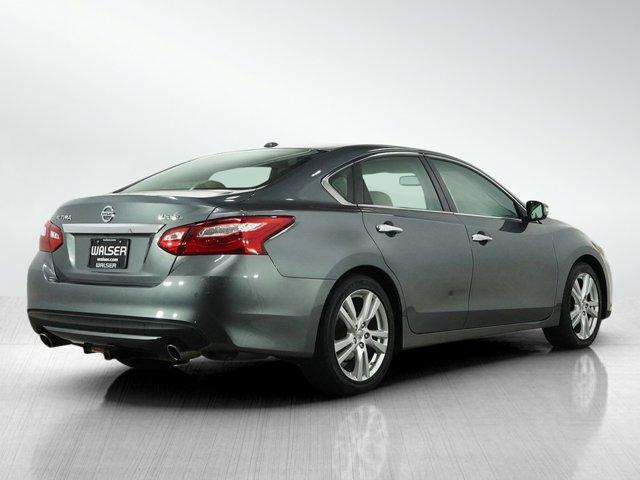 used 2016 Nissan Altima car