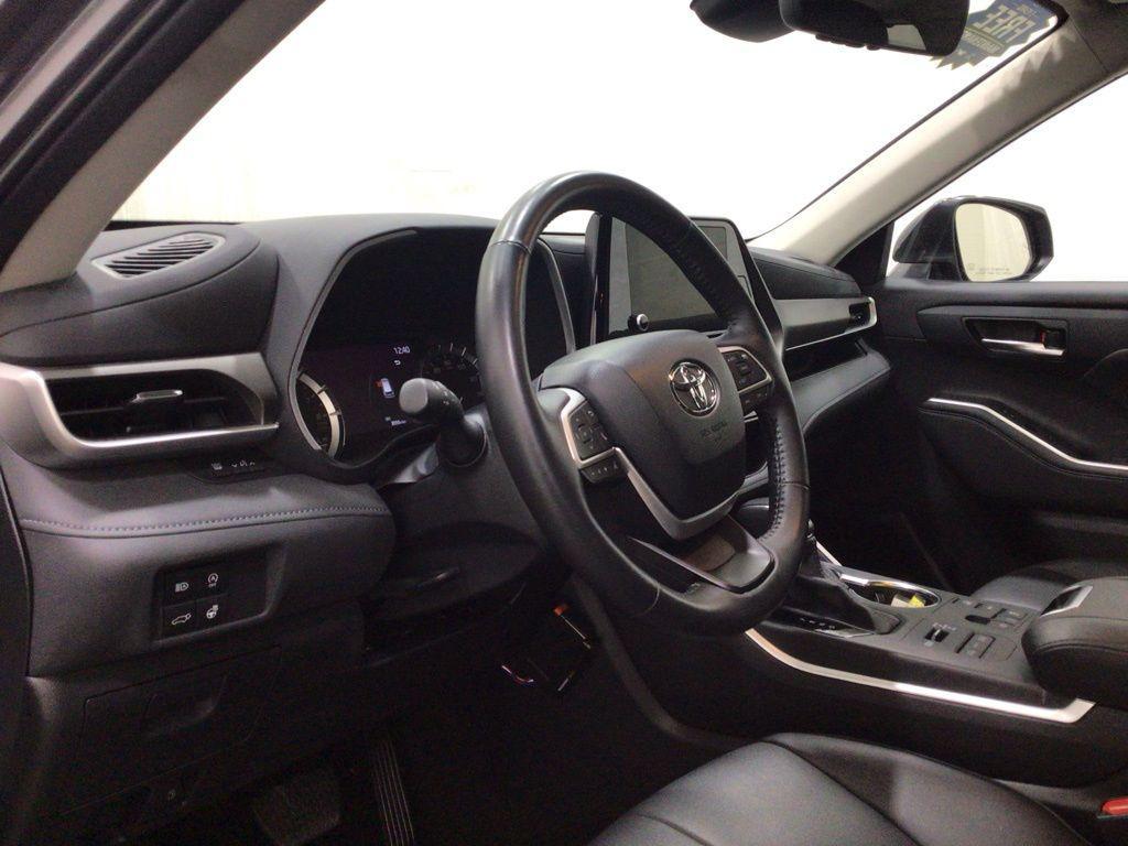 used 2024 Toyota Highlander car, priced at $42,500