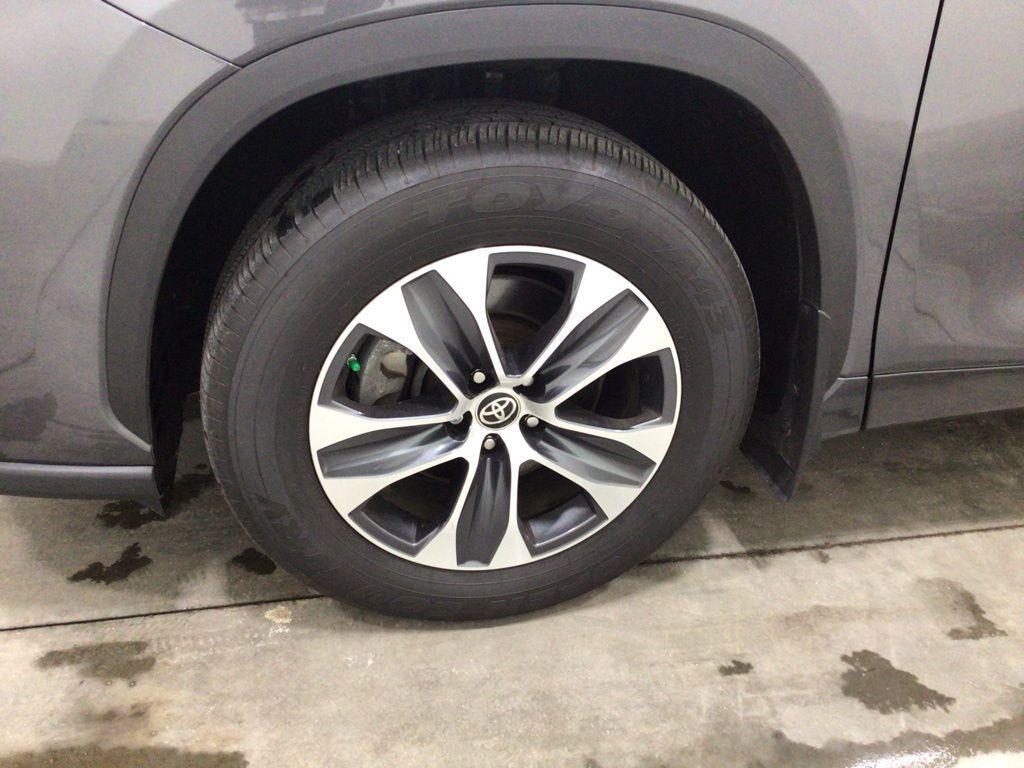 used 2024 Toyota Highlander car, priced at $42,500