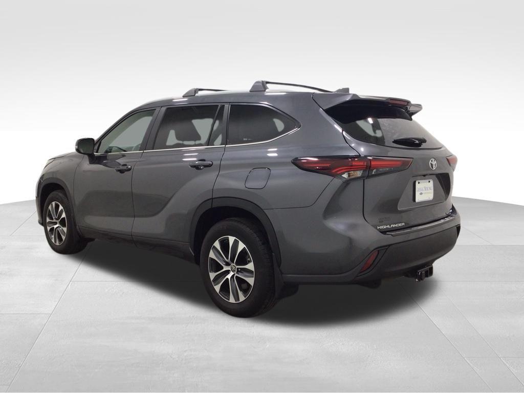 used 2024 Toyota Highlander car, priced at $42,500