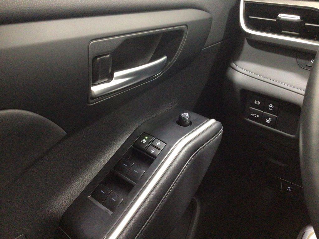 used 2024 Toyota Highlander car, priced at $42,500