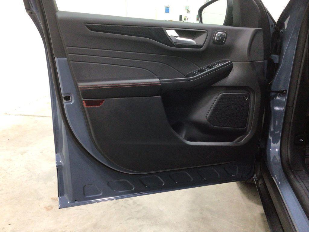 new 2025 Ford Escape car, priced at $33,720