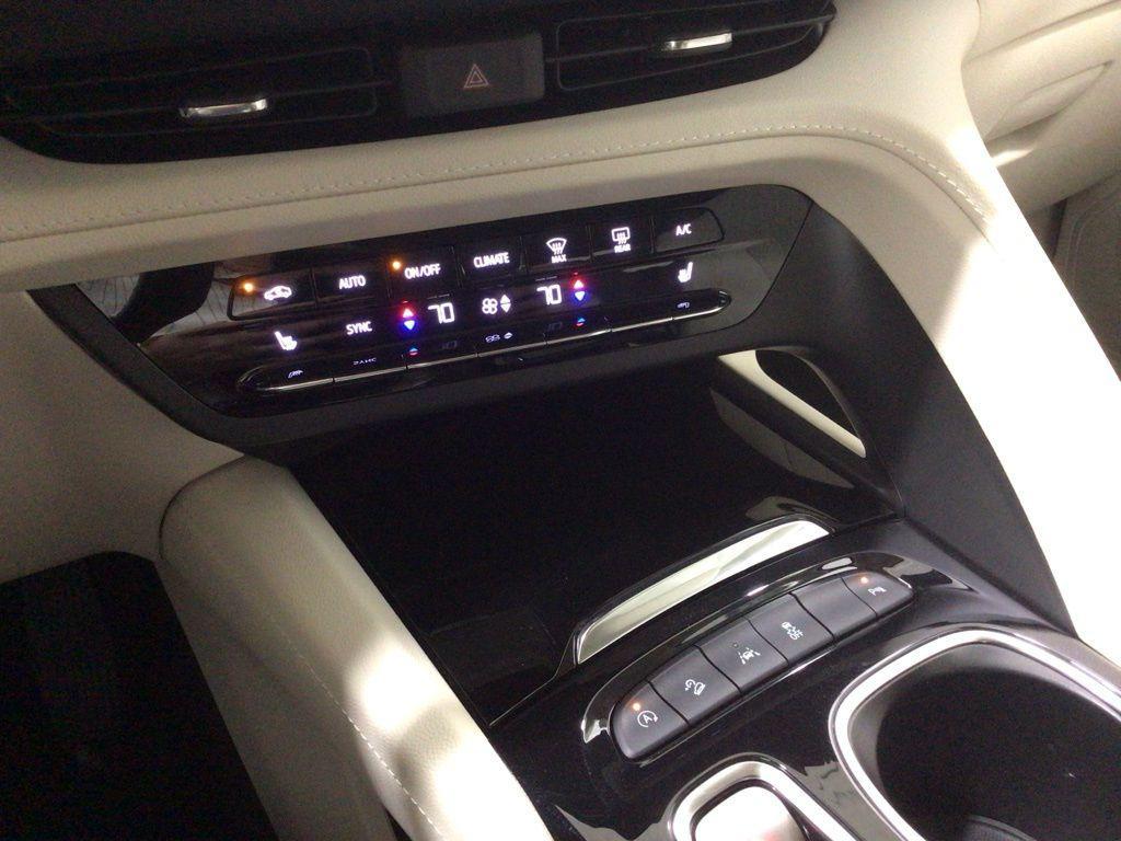 used 2023 Buick Envision car, priced at $28,600