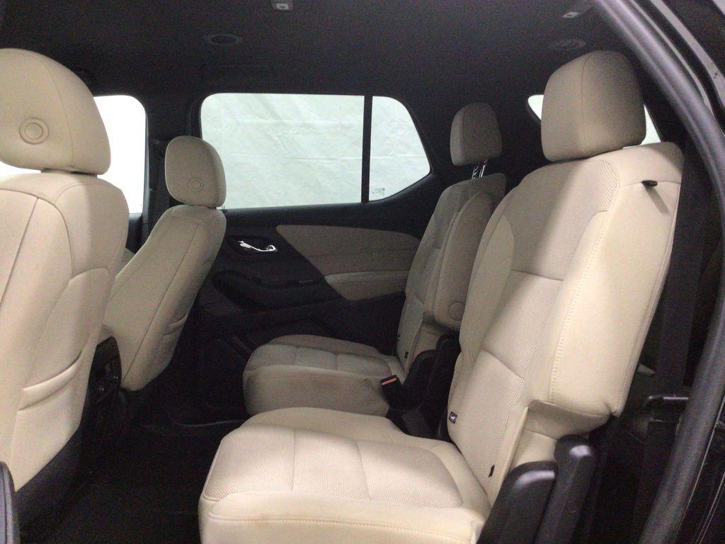used 2023 Chevrolet Traverse car, priced at $27,200