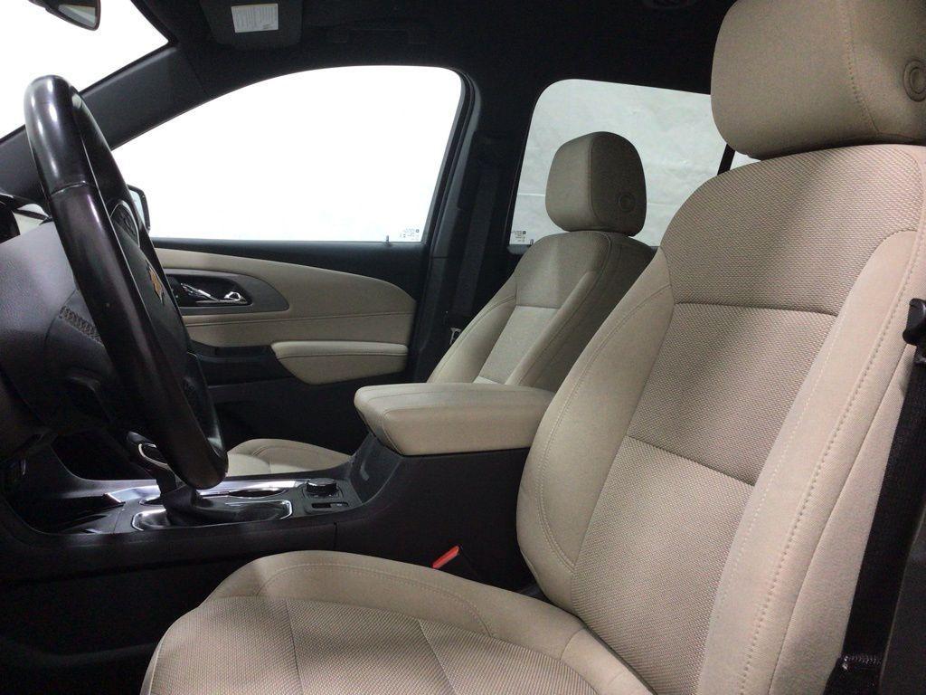 used 2023 Chevrolet Traverse car, priced at $27,200