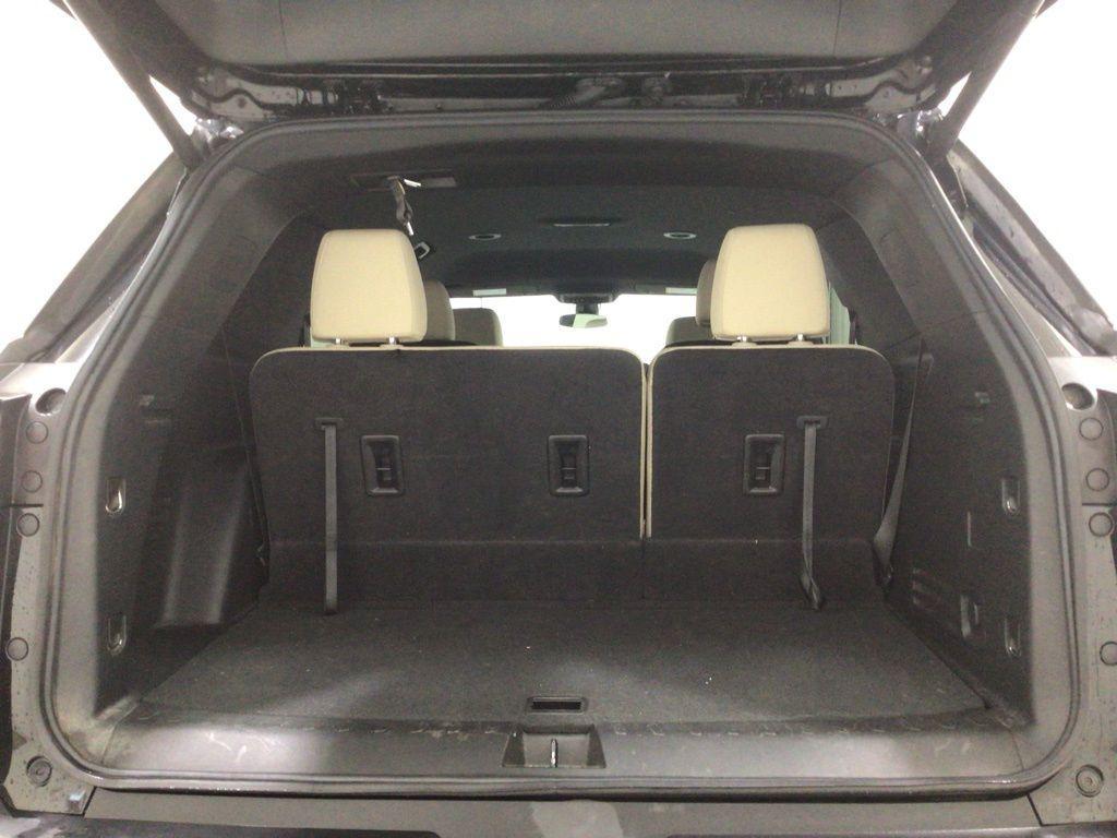 used 2023 Chevrolet Traverse car, priced at $27,200
