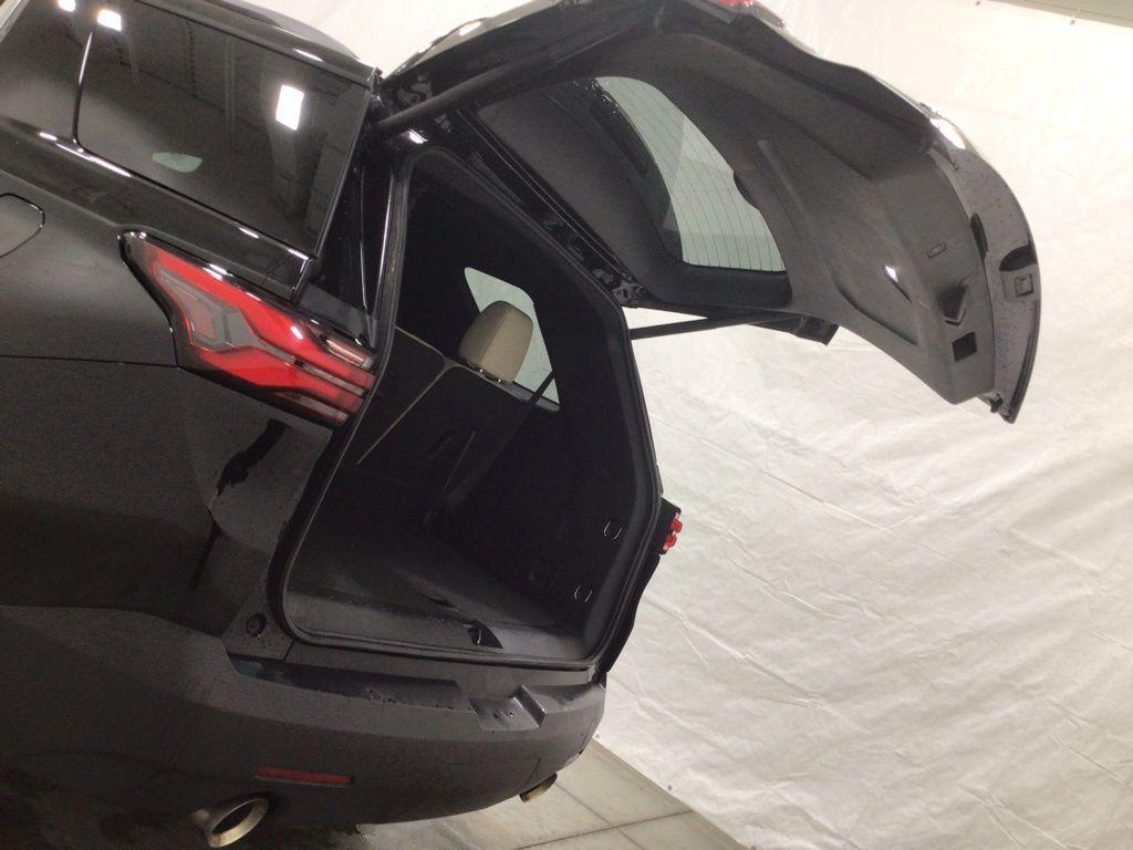 used 2023 Chevrolet Traverse car, priced at $27,200