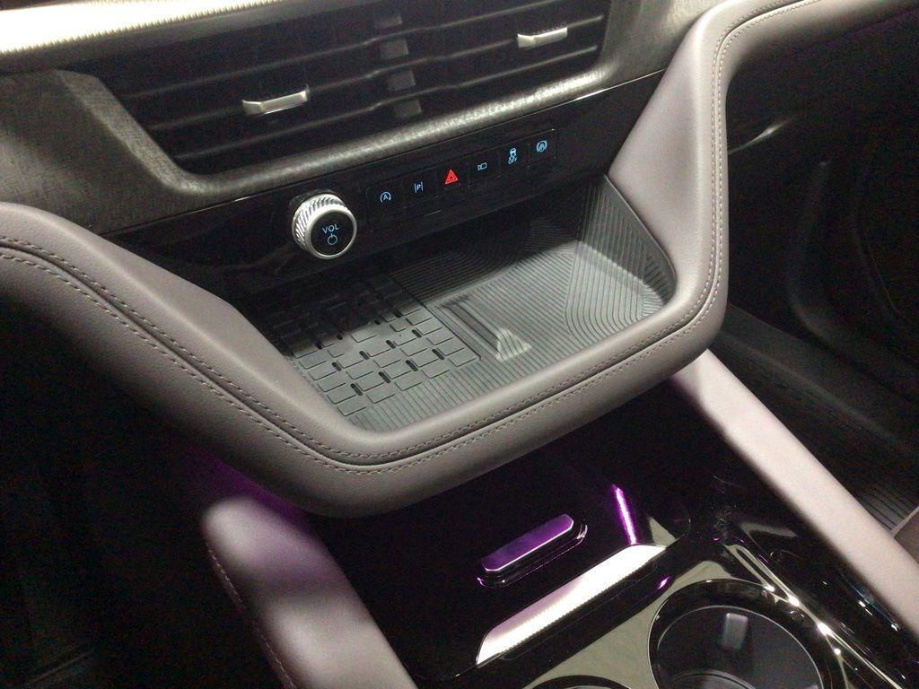 new 2025 Ford Explorer car, priced at $60,625