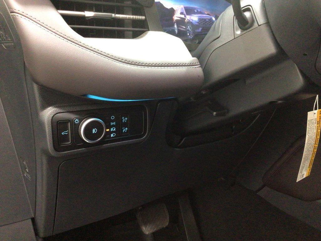 new 2025 Ford Explorer car, priced at $60,625