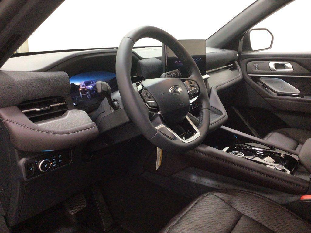new 2025 Ford Explorer car, priced at $60,625