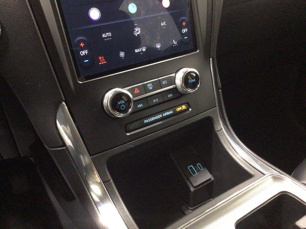 used 2024 Ford Edge car, priced at $28,700