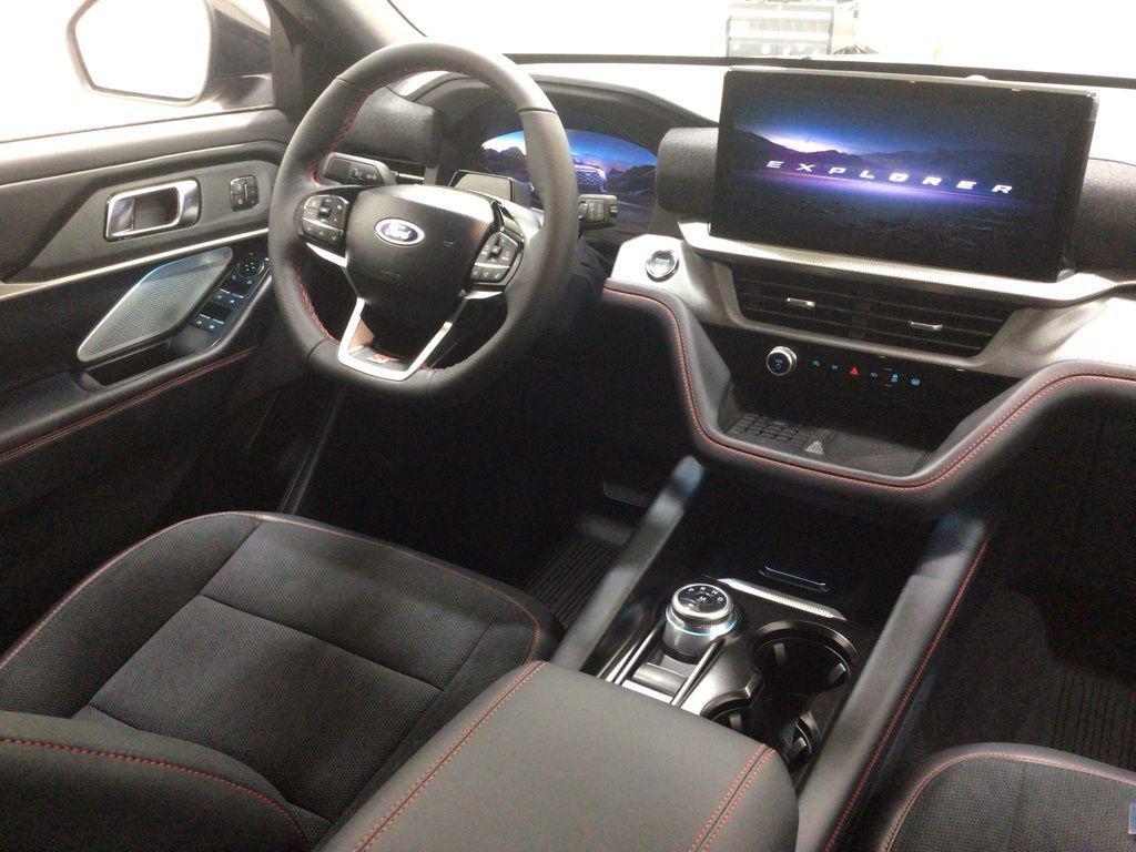 new 2025 Ford Explorer car, priced at $59,071