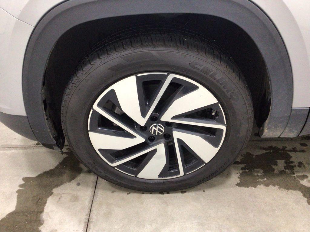 used 2024 Volkswagen Atlas car, priced at $26,600