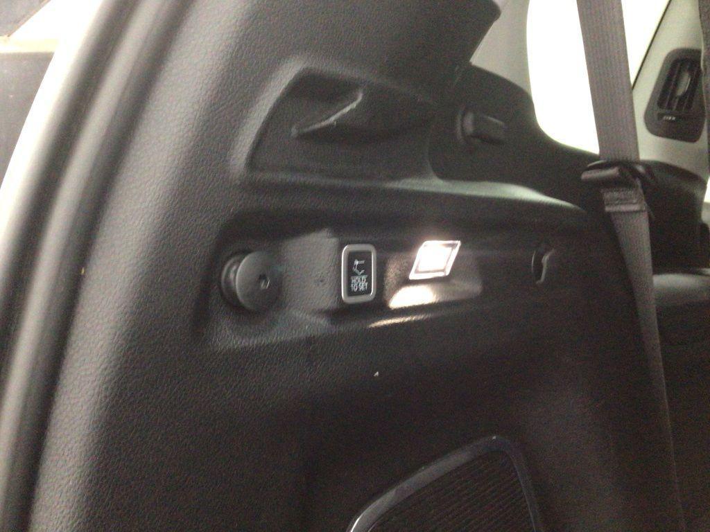 used 2022 Jeep Grand Cherokee L car, priced at $30,800