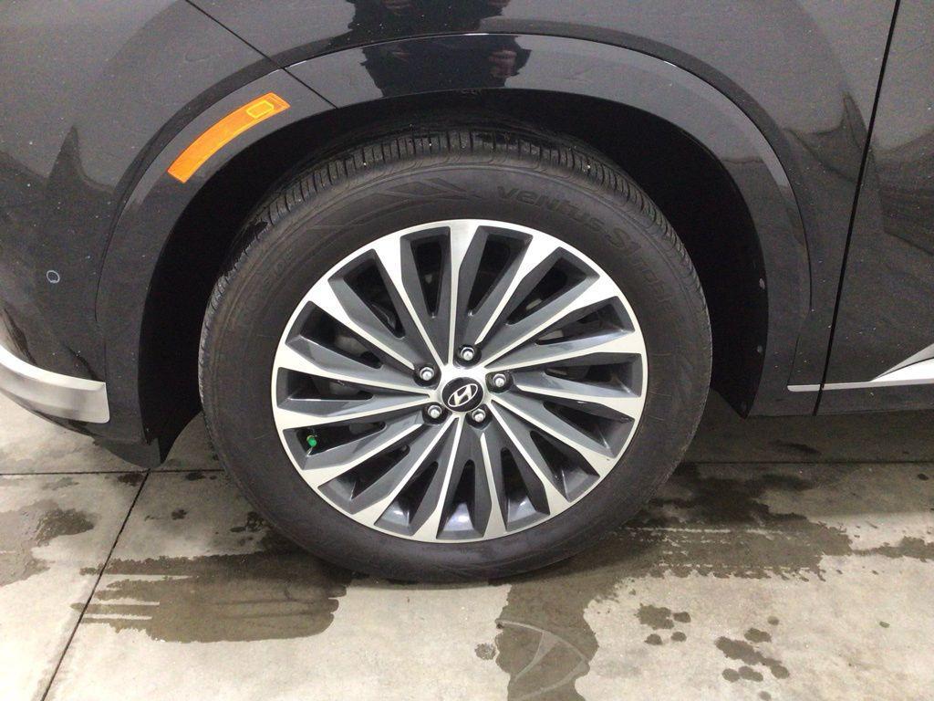 used 2024 Hyundai Palisade car, priced at $41,600