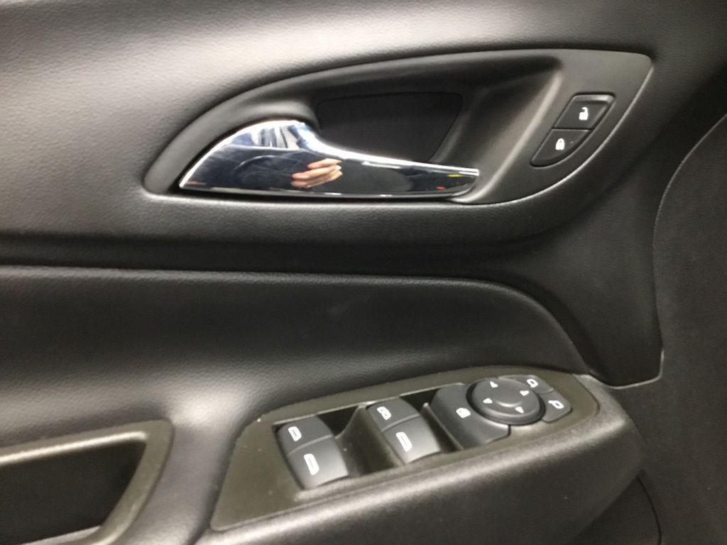 used 2023 Chevrolet Equinox car, priced at $19,270