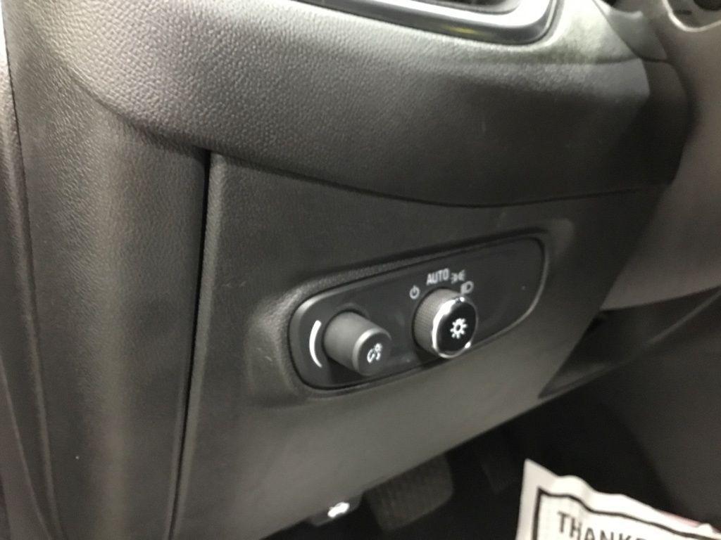 used 2023 Chevrolet Equinox car, priced at $19,270