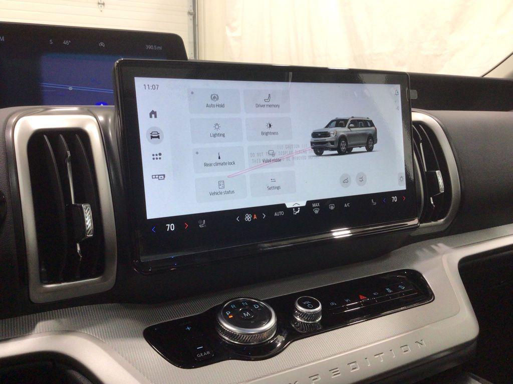 new 2025 Ford Expedition car, priced at $73,500