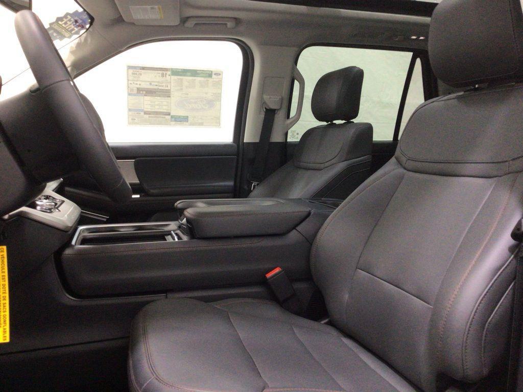 new 2025 Ford Expedition car, priced at $73,500