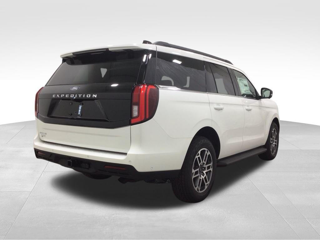 new 2025 Ford Expedition car, priced at $73,500