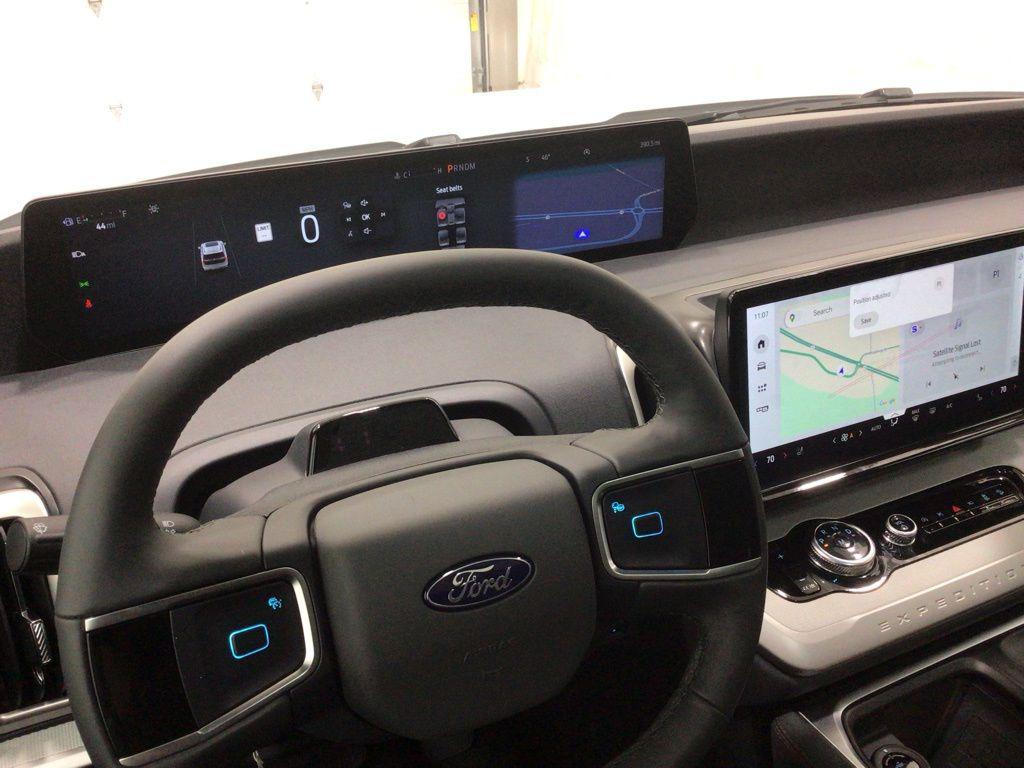 new 2025 Ford Expedition car, priced at $73,500