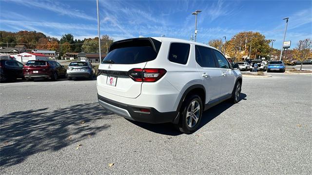 new 2025 Honda Pilot car, priced at $48,180