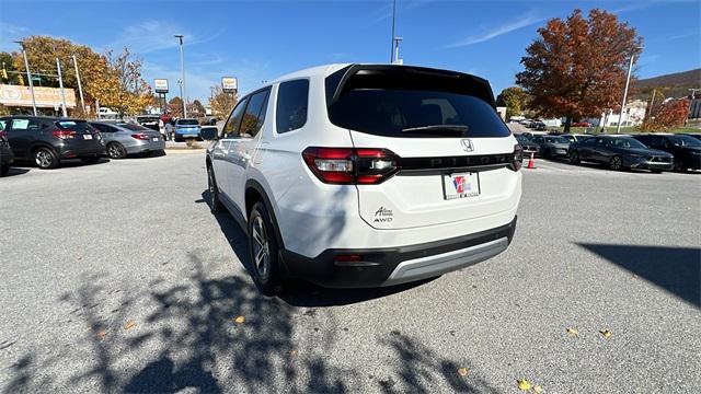 new 2025 Honda Pilot car, priced at $48,180