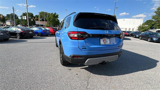 new 2025 Honda Pilot car, priced at $50,950