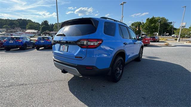 new 2025 Honda Pilot car, priced at $50,950