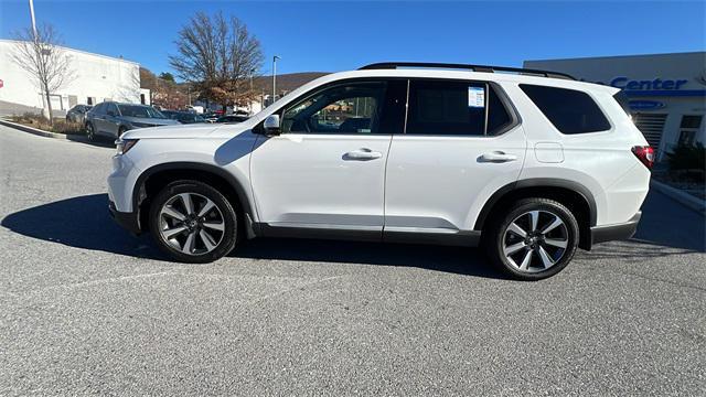 used 2024 Honda Pilot car, priced at $48,367