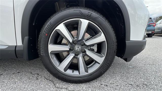new 2025 Honda Pilot car, priced at $54,985