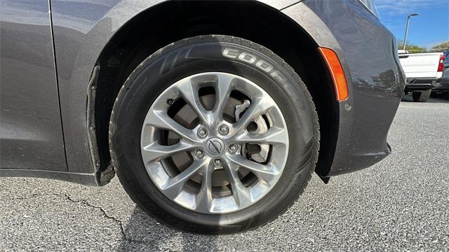 used 2021 Chrysler Pacifica car, priced at $28,291