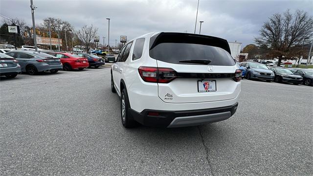 new 2025 Honda Pilot car, priced at $47,450