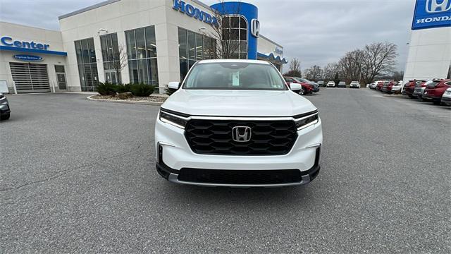 new 2025 Honda Pilot car, priced at $47,450